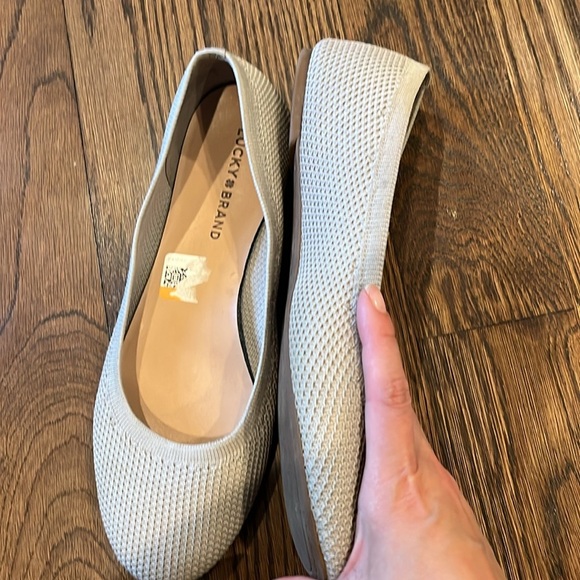 Lucky Brand Cream Flats with Textured Design 9.5 - Picture 2 of 2
